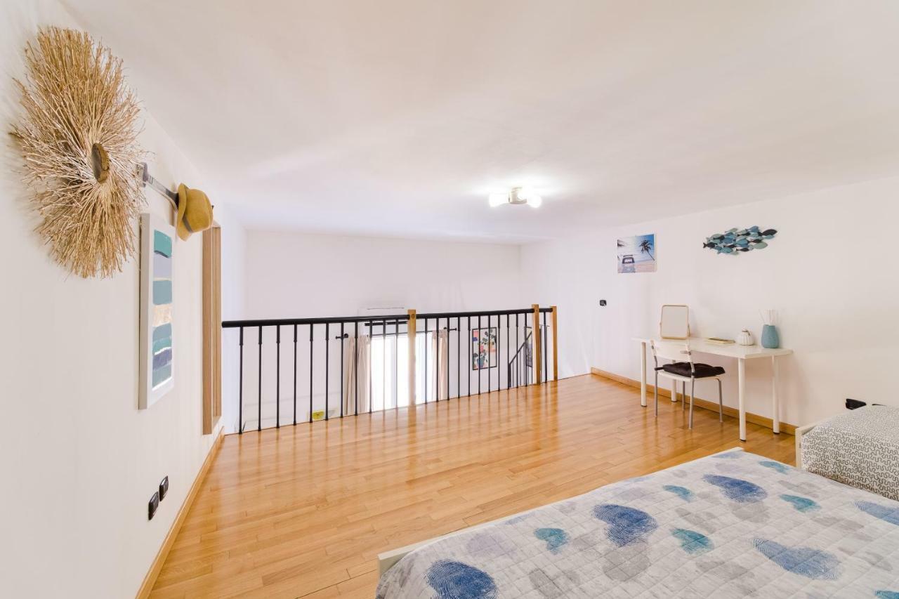 Modern House Apartment Napoli Bagian luar foto